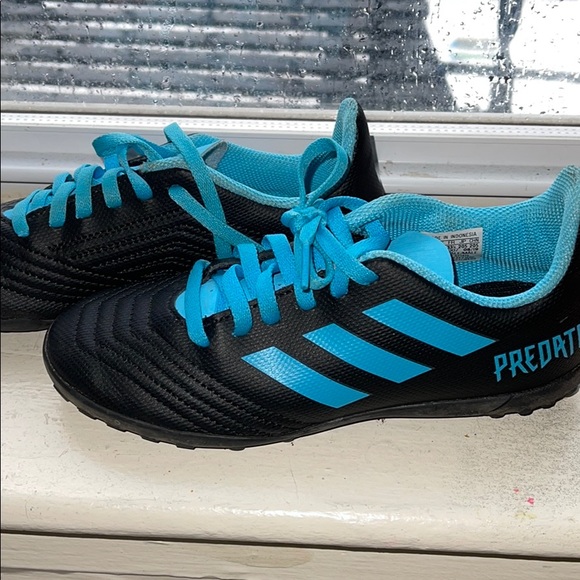 Boys size 2 adidas predators - Picture 4 of 7